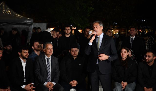 Rektör Al ve Başkan Alemdar öğrencilerle bir araya geldi