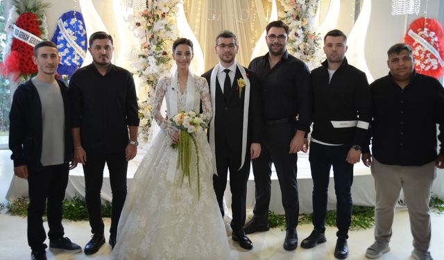 Siyasetin kalbi bu düğünde attı