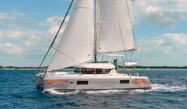 Katamaran mı Trawler mı? Denizde Fark Yaratan Mavi Yolculuk