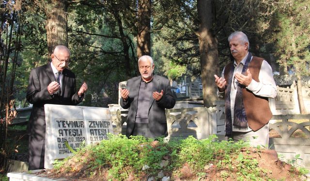 Şair Teymur Ateşli hatıralarla anıldı