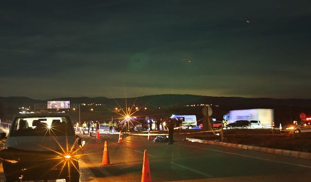 Minibüsle motosiklet çarpıştı: 1 ölü, 1 yaralı