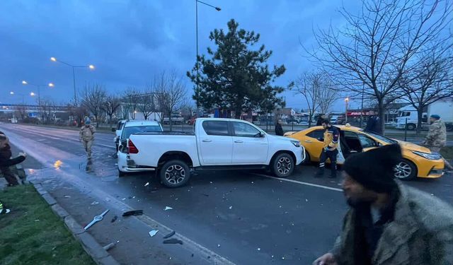 D-100'de zincirleme kaza