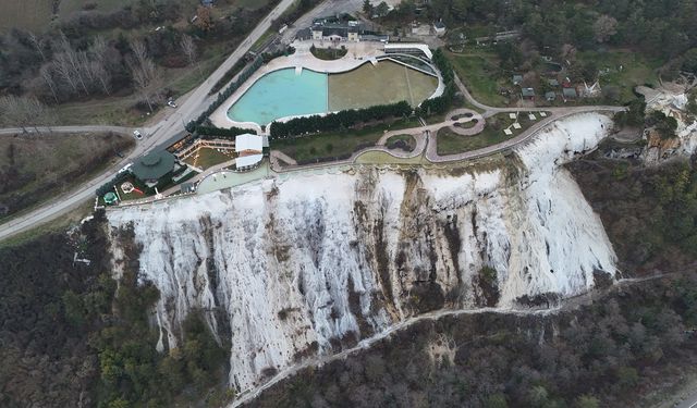 Akkaya Travertenlerinde kış sessizliği