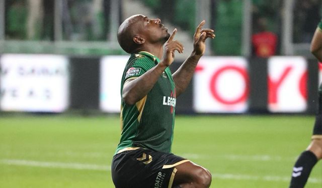 Sakaryaspor'un yıldız futbolcusu iki maçta forma giyemeyecek!