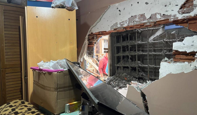 Beton dökerken yan evin duvarını yıktılar