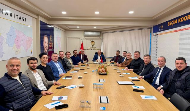 AK Parti Sakarya Teşkilatı’nda değerlendirme toplantıları