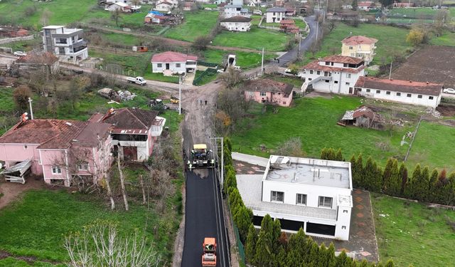 Büyükşehirle asfaltta bir bir arterleri yeniliyor: Sıra Söğütlü Rüstemler’de…