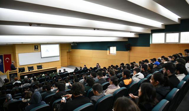 Havalimanında mühendisliğin çok boyutlu yapısı SAÜ’de konuşuldu