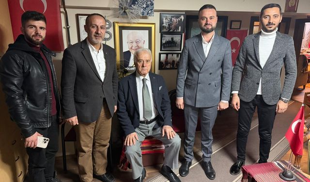 Halil Müftüoğlu’na ziyaretçi akını