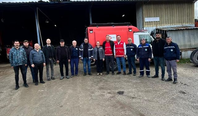 Kızılay Akyazı Şubesi, fen işleri personellerine verilen afet eğitimine katıldı
