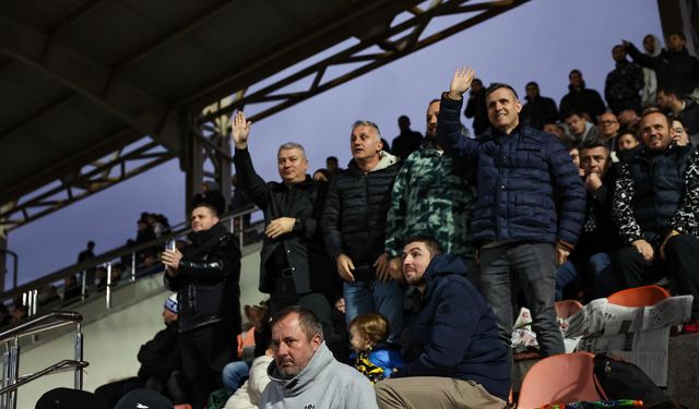 Başkan Osman Çelik’ten Serdivanspor’a tribün desteği