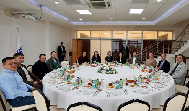 SAÜ’de Özbekistanlı Sağlık Akademisyenleri misafir edildi