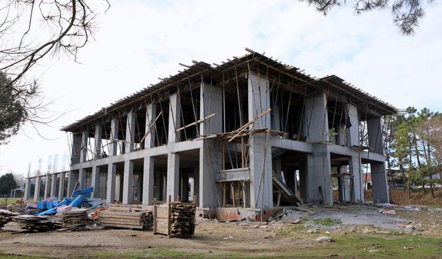 Karaabdiler İlköğretim Okulu inşaatı tüm hızıyla devam ediyor