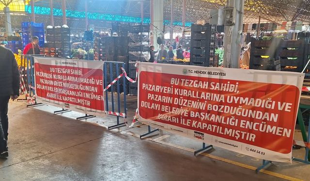 Hendek Salı Pazarı'nda kurallaya uymayan esnafların tezgahları kapatıldı!