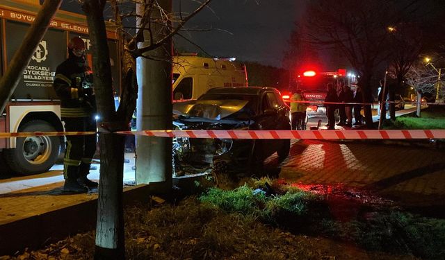 Direğine çarpan araç hurdaya döndü: 1 yaralı