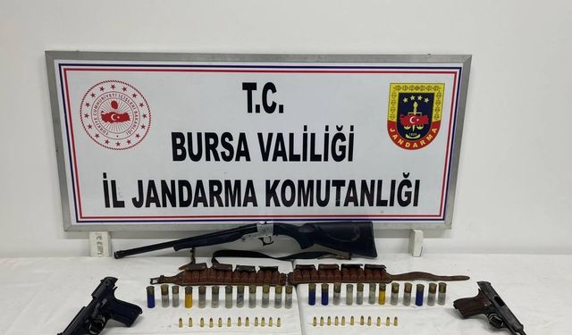 Şüphelinin evinden tabanca ve av tüfeği çıktı