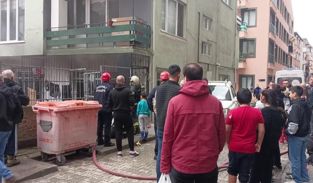 Tersane işçilerinin kaldığı evde yangın