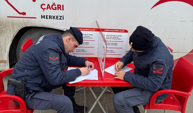 Akyazı Jandarması 22 ünite kan bağışladı
