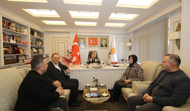 KEFEK Başkanı Çiğdem Erdoğan, vatandaşlarla bir araya geldi