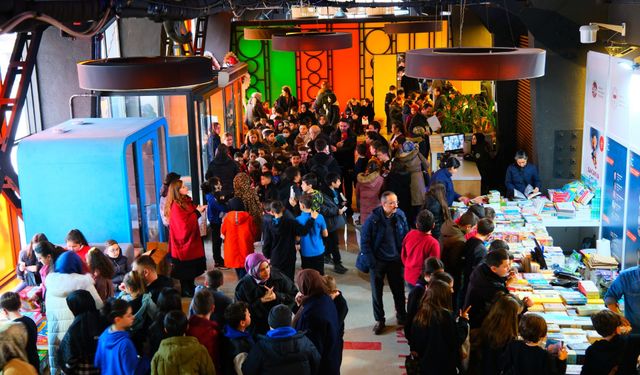 Sakarya Çocuk Edebiyat Fuarı tarihe geçti: 100 bini aşkın misafir