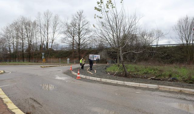 Arifiye Belediyesi kaldırım çalışmalarını sürdürüyor
