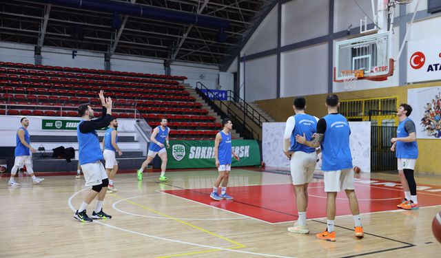 Büyükşehir Basketbol’da Başantrenör ve oyunculardan ortak mesaj: “Salonu dolduralım”