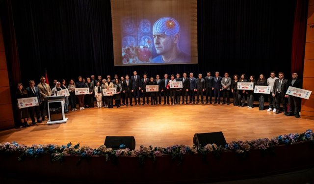 Sağlıkta İnovasyon Yarışması’nda ikincilik ödülü SUBÜ takımı Vita Grup’un