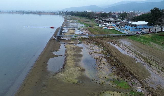 Korkutan gelişme; İznik Gölü 200 metre çekildi