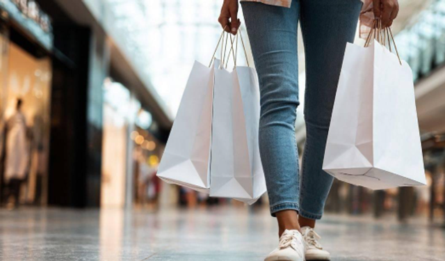 Kadın elbisesi en çok ucuzlayan ürün oldu