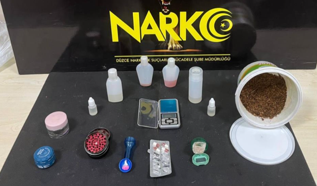 Yoğurt kovasından uyuşturucu çıktı