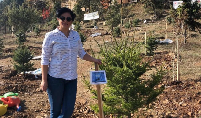 Oğlunun mezarı başında kalp krizi geçirip hayatını kaybetti