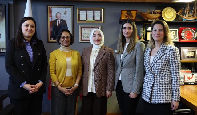 KEFEK Başkanı Çiğdem Erdoğan, Mariam Khan’ı TBMM’de ağırladı