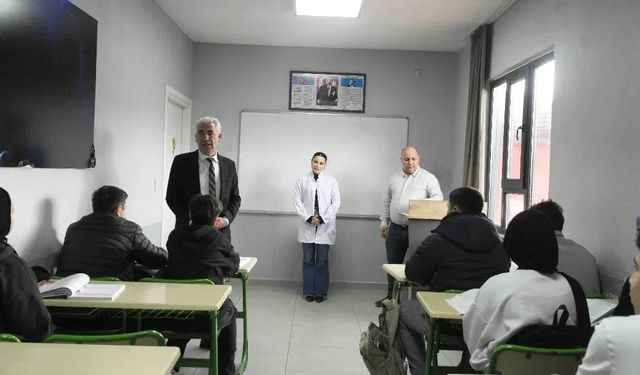 Akyazı Milli Eğitim Müdürü'nden okullara ziyaret