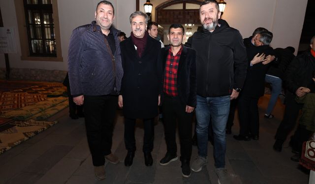 Alemdar, Kadir Gecesi’nde vatandaşlarla aynı safta: “Bayrama birlik ve sağlık içinde kavuşalım”