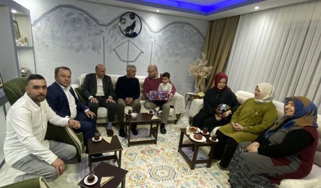 MHP Sakarya’dan Adapazarı’nda Ramazan ziyaretleri: Şehit ailesiyle iftar, vefa buluşmaları