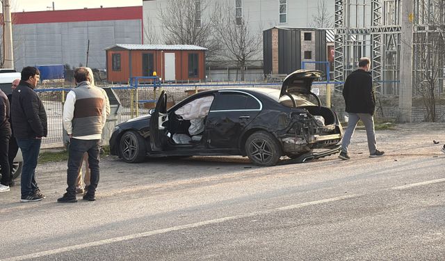 D-100'de kaza: 4 yaralı