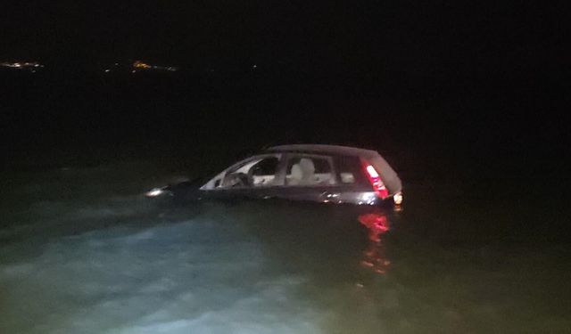 Otomobil göle uçtu