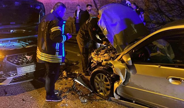 Yola dökülen sıvı kazaya sebep oldu: 3 yaralı