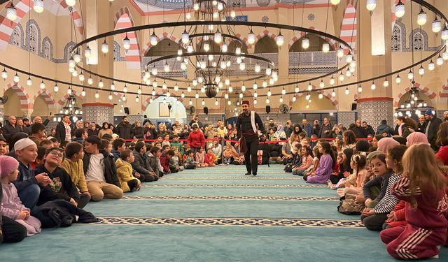 Büyükşehir, 16 ilçede 6 bin çocuğu Ramazan sevinciyle buluşturdu