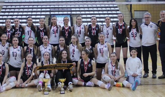 Yıldız Kızlar Voleybol İl Birinciliği’nde gurur veren final