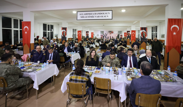 Şehit aileleri ve gaziler onuruna iftar