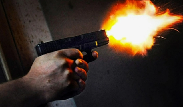 Yan baktın kavgası kanlı bitti: 3 yaralı