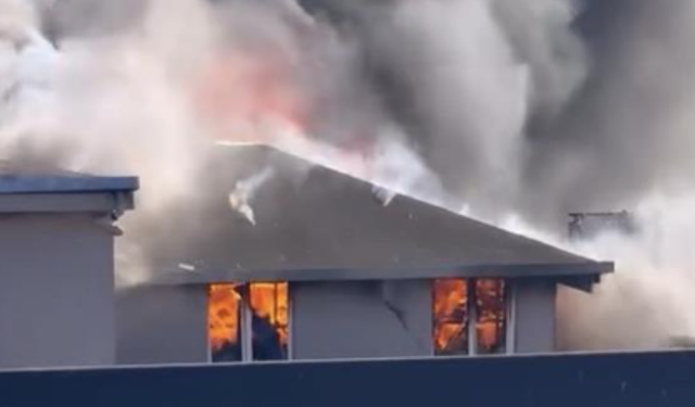 İş merkezinde yangın paniği