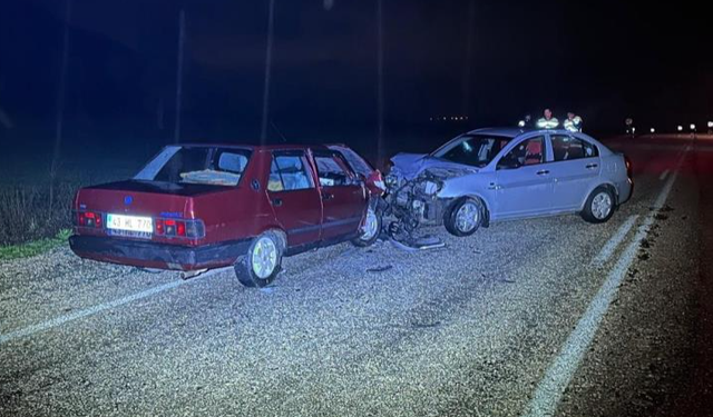 Kafa kafaya kaza: 3 yaralı