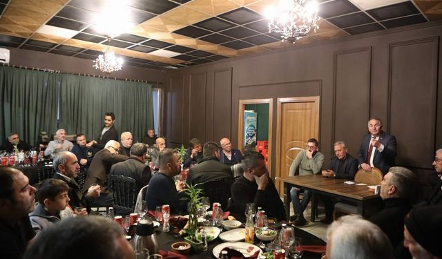 Başkan Karakullukçu muhtarlarla iftarda buluştu