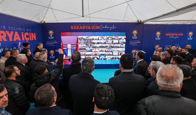 AK Parti Sakarya teşkilatı Cumhurbaşkanı Erdoğan ile bayramlaştı