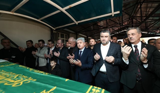 Sakarya’nın tanınmış esnafı Şazıman Eminler son yolculuğuna uğurlandı