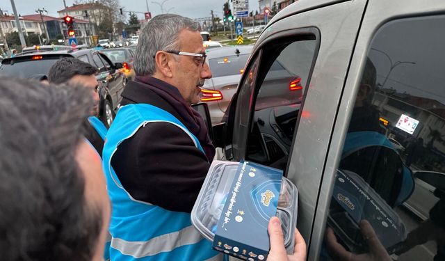 AK Parti’den Karasu’da “İftara 5 Kala” ikramı