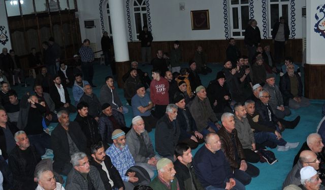 Geyve'de Kadir gecesi coşkusu