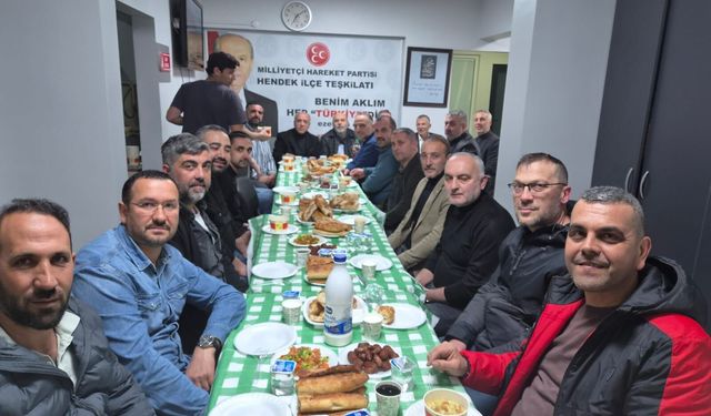 MHP Hendek İlçe Teşkilatı iftarda buluştu